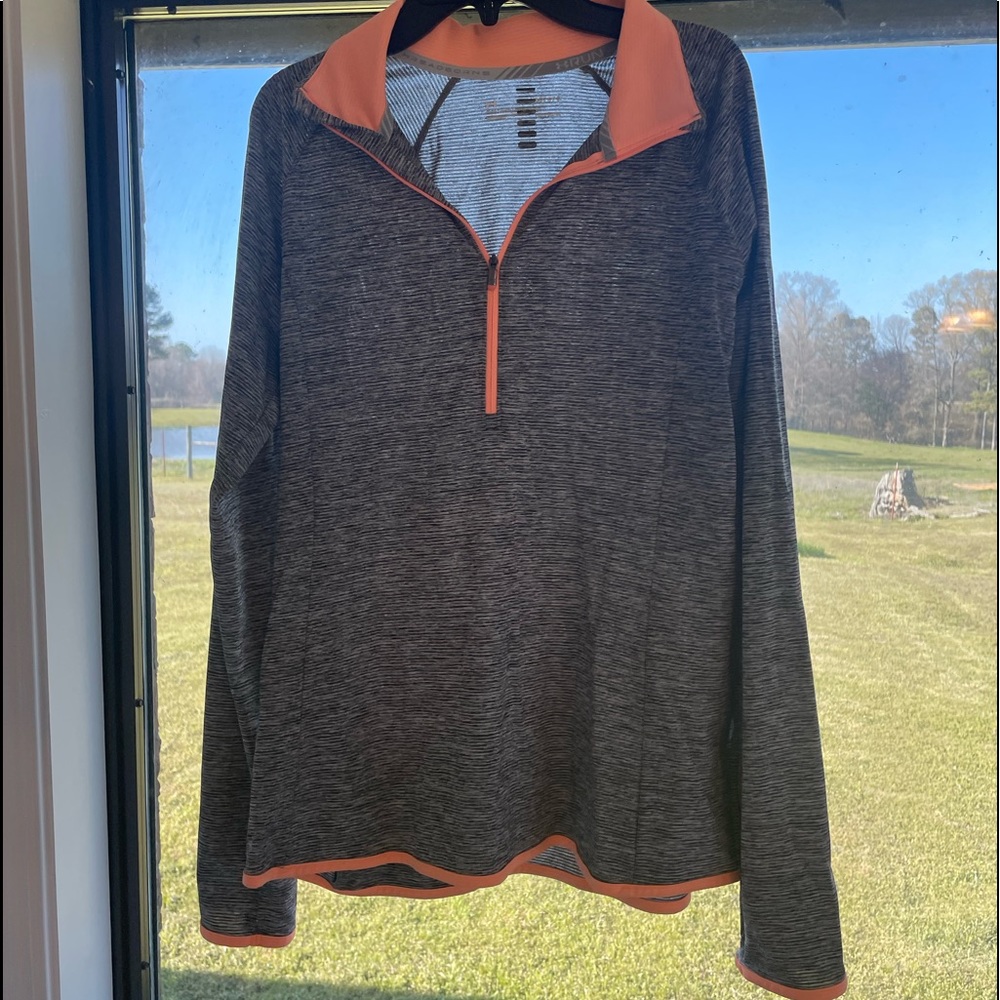 Womens UA fitted pullover